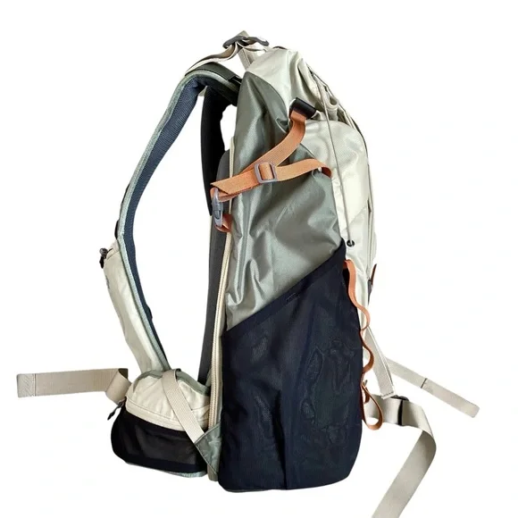 (NWOT) VSGO Pocket Ranger 35L Camera Backpack - Picture 3 of 10